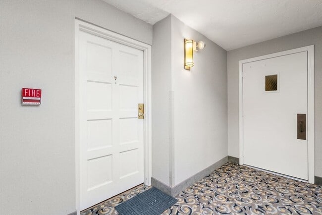 Building Photo - 16 Winter St