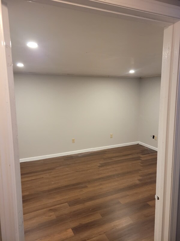 Building Photo - 872 Upholland Ln
