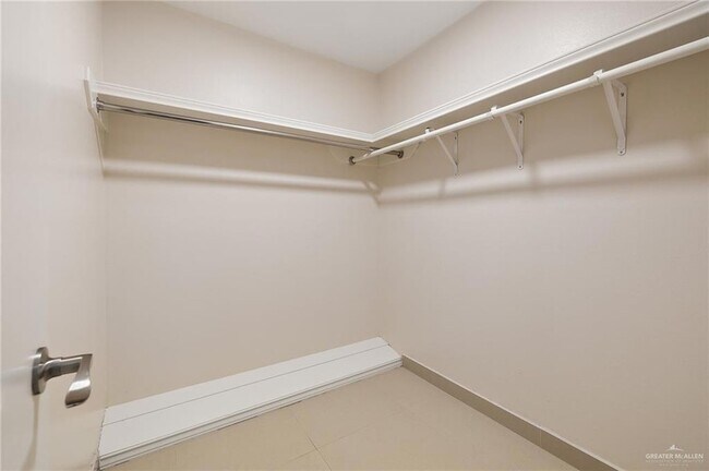 Building Photo - 3001 Ashley Pl