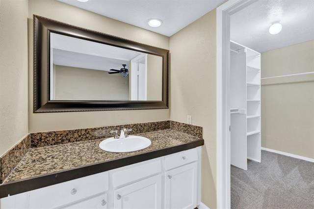 Building Photo - 6808 Eastridge Dr