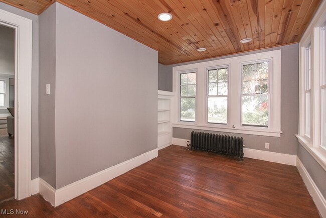 Building Photo - 2537 S Taylor Rd