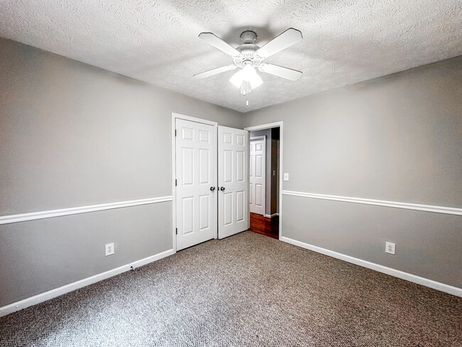 Building Photo - Large North Forsyth home with Garage
