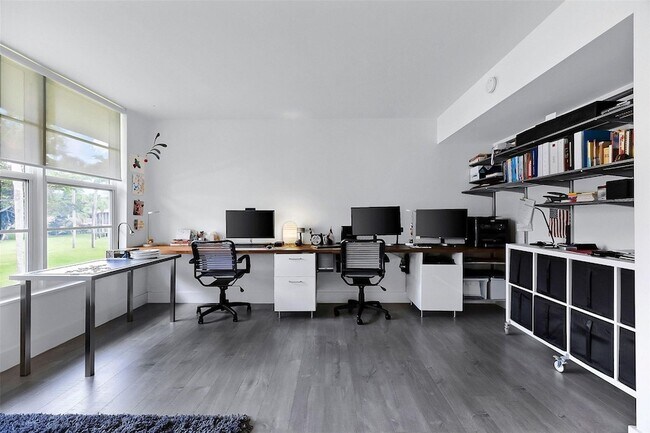 Building Photo - 3611 Oaks Clubhouse Dr