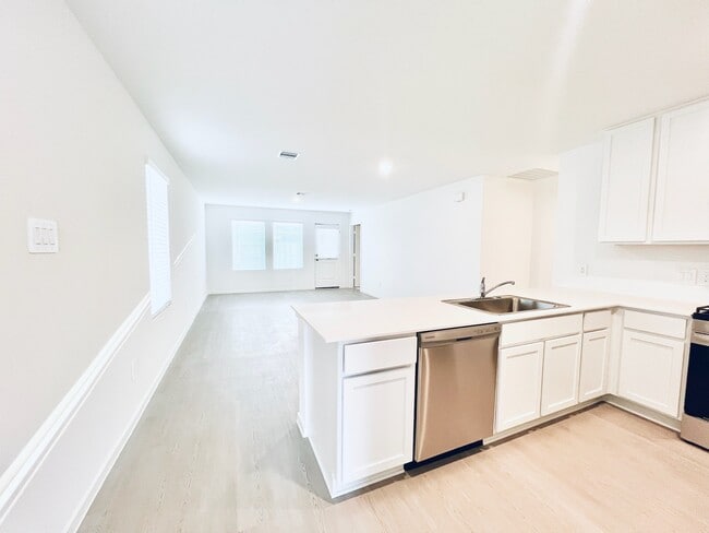 Building Photo - 3116 Twisted Myrtle Dr