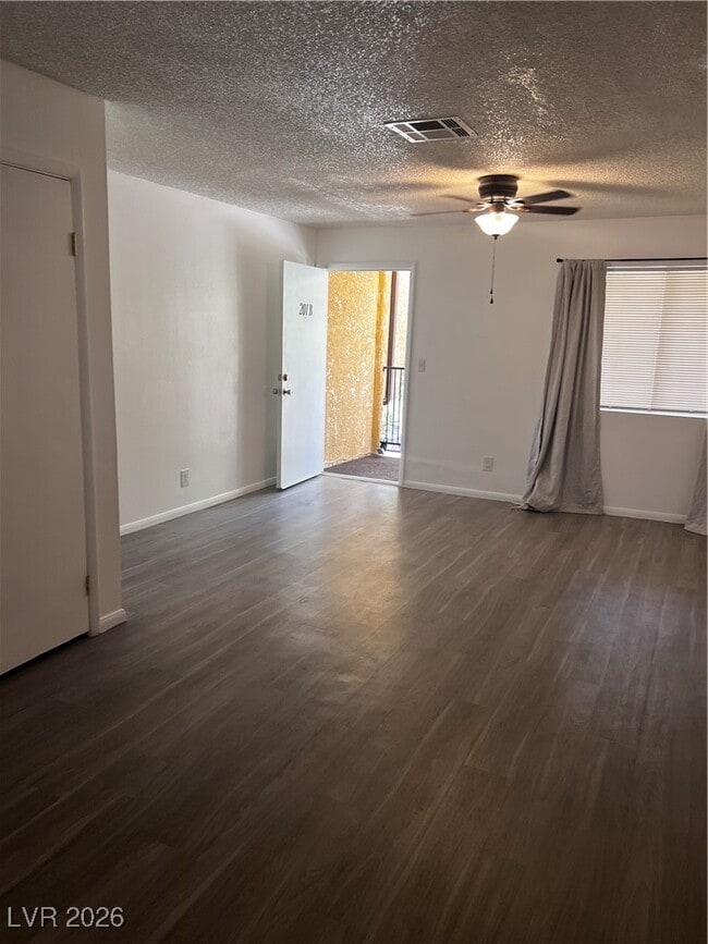 Building Photo - 1303 Darlene Way