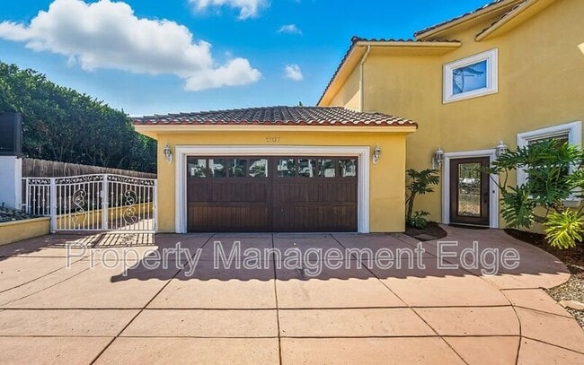 Building Photo - 1107 Las Flores Dr