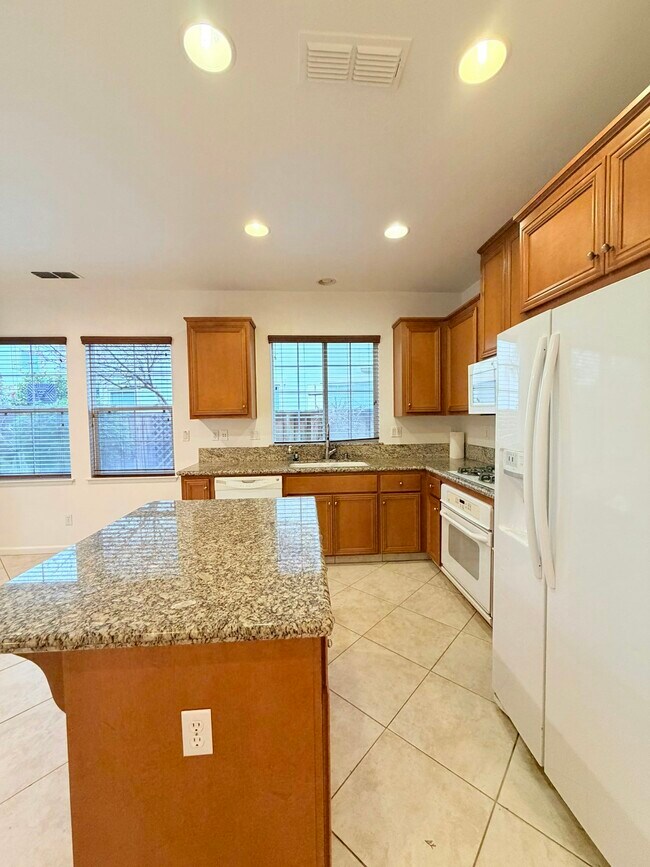 Building Photo - 252 W Terraza Way