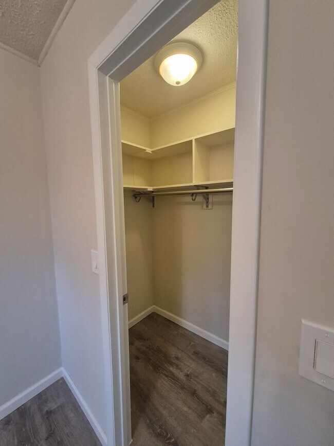 Building Photo - A must see 3-bedroom home!!