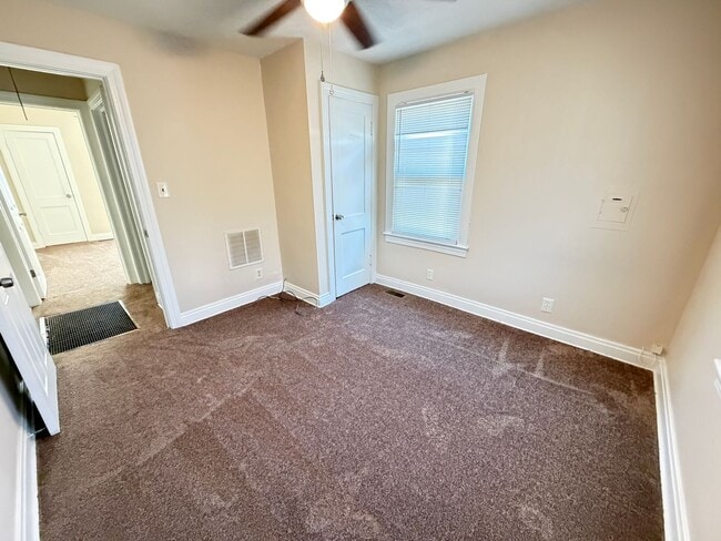 Building Photo - Nice 2 Bedroom And 1 Bath Home