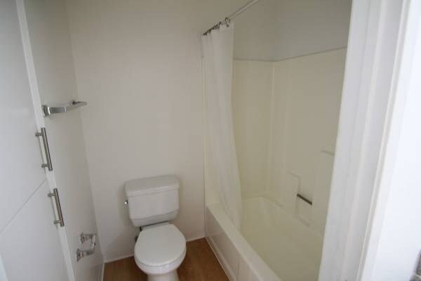 Building Photo - 884 Palm Ave