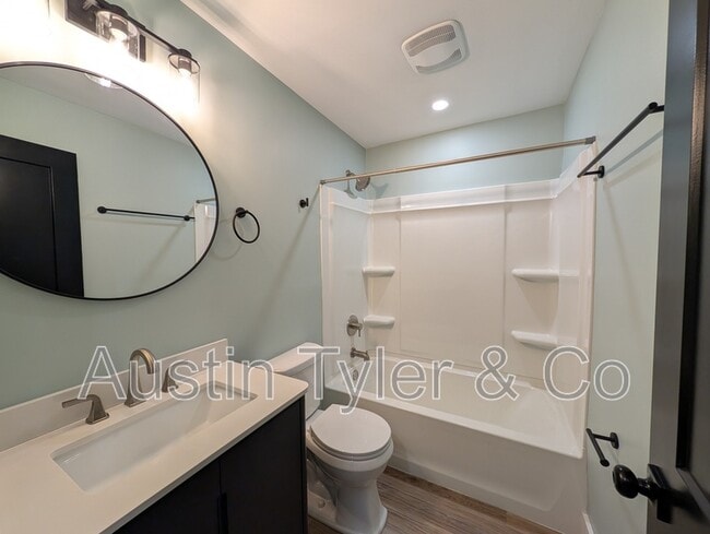 Building Photo - 2992 Smith St