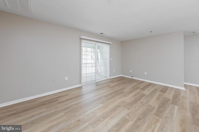 Building Photo - 117 Lionheart Ln