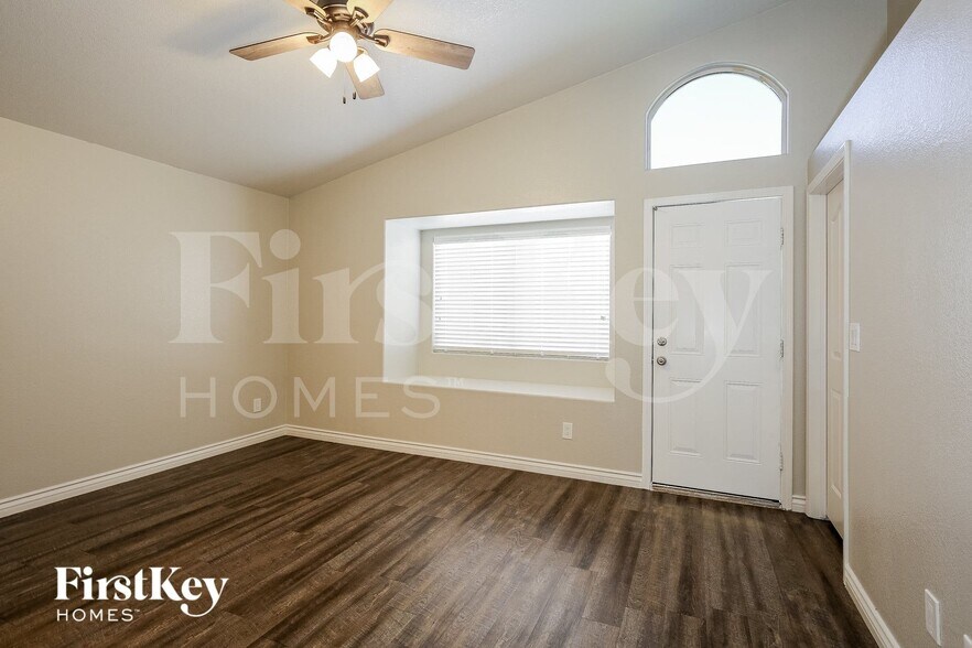 Building Photo - 890 Prairie Grass Dr