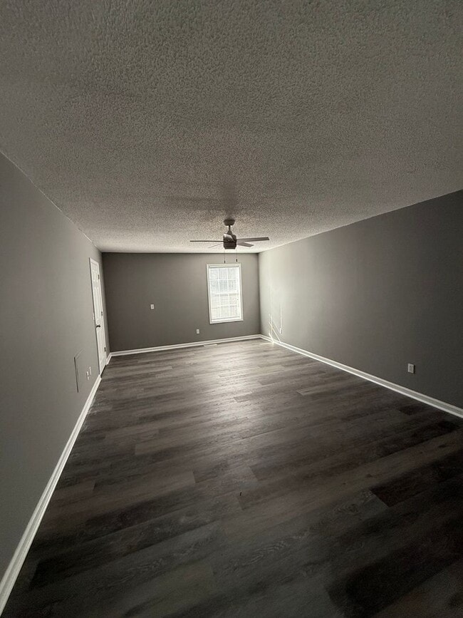 Building Photo - 92 Woodfield Pl