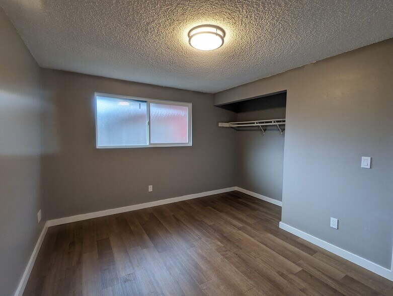 Building Photo - 1614 Cellars Ave