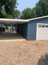 Building Photo - 3 bedroom 2 bath on High Rock Lake