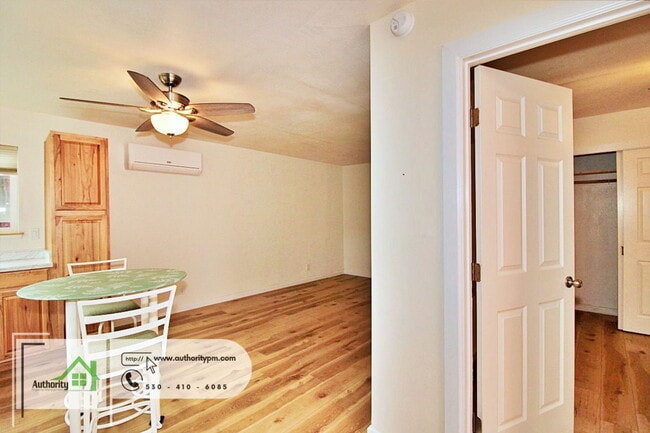 Building Photo - 864 Loma St