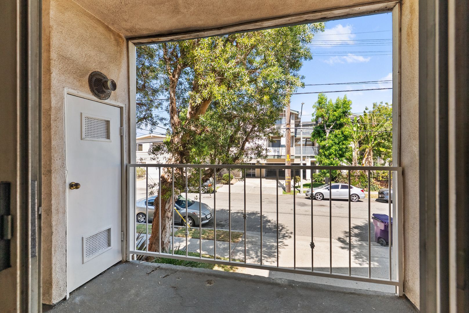 Building Photo - 1075 Loma Ave