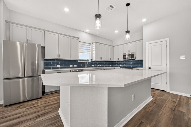 Building Photo - 16118 Cottontail Burrow Ln