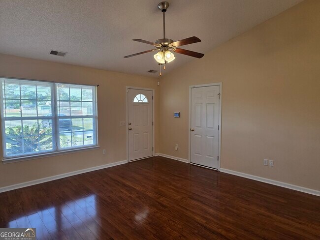 Building Photo - 101 Mossy Oak Dr