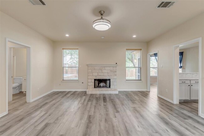 Building Photo - 12601 Duckcreek Ct