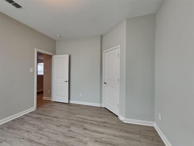 Building Photo - 5BR/4BA | Updated Single Family Home | 2-Car Garage | Gated backyard