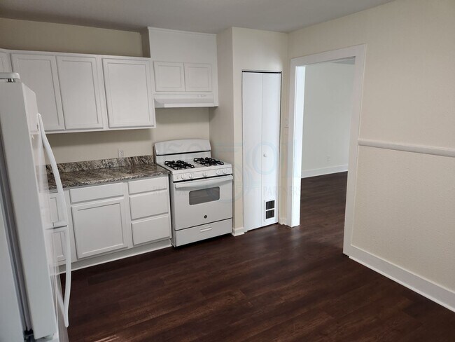 Building Photo - *Availabe Soon* Completely Remodeled Home!