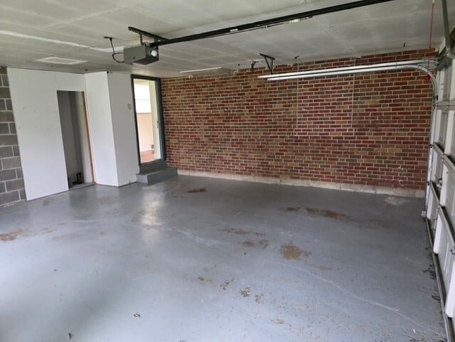 Building Photo - 528 N Rock Hill Rd