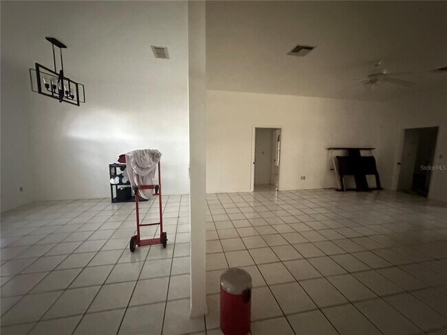 Building Photo - 1002 Shawnda Ln