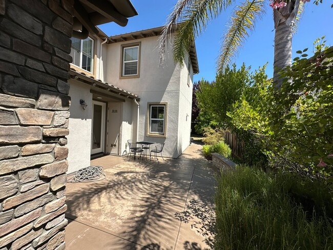 Building Photo - 4 Bed 3 Bath +Office/Den In San Ramon