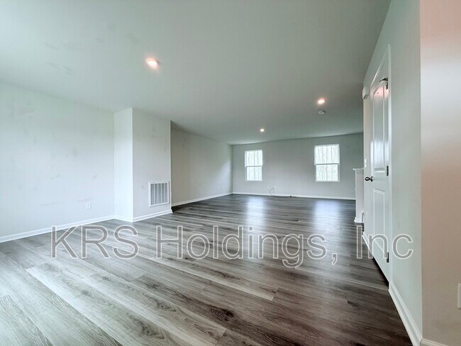 Building Photo - 379 Hunting Wood Dr
