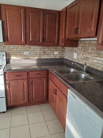 Building Photo - 7725 Woodward Ave