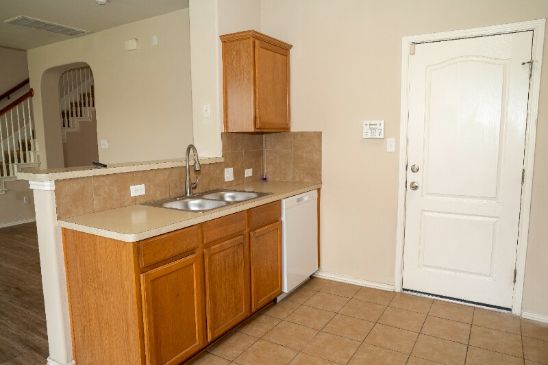 Building Photo - 3516 Savage Springs Dr