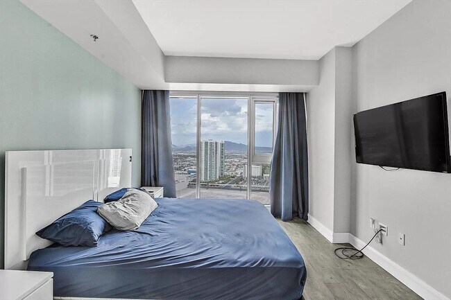 Building Photo - 2700 Las Vegas Blvd S