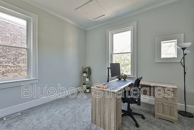 Building Photo - 2276 Loth St