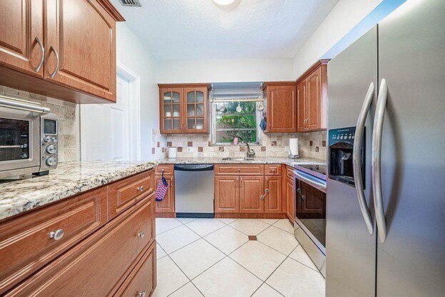 Kitchen - 2111 SW 24th St