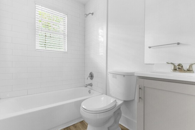 Interior Photo - Avondale Glen