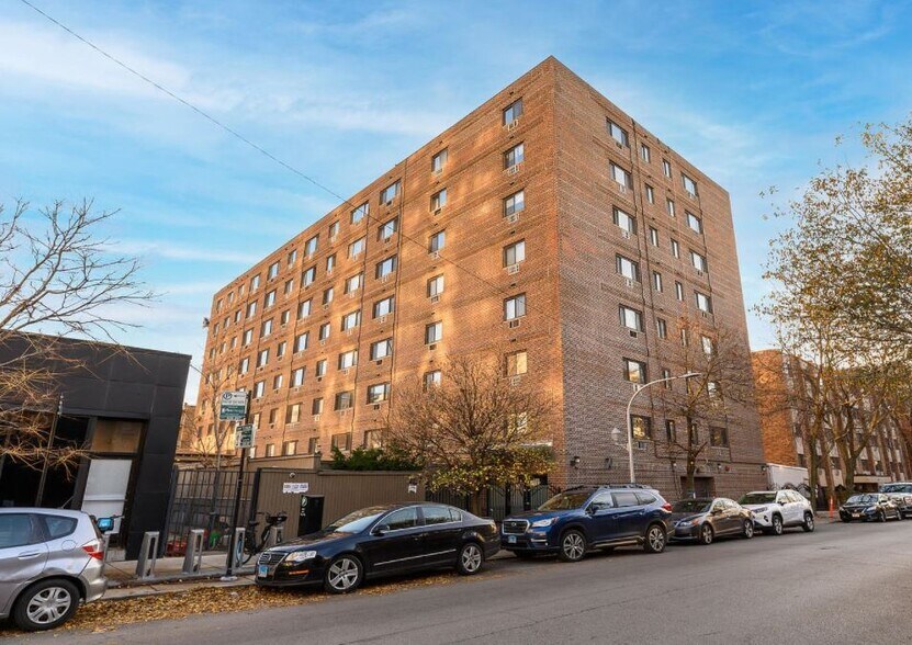 Building Photo - 607 W Wrightwood Ave