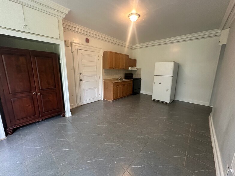 Building Photo - 1205 Arrott St