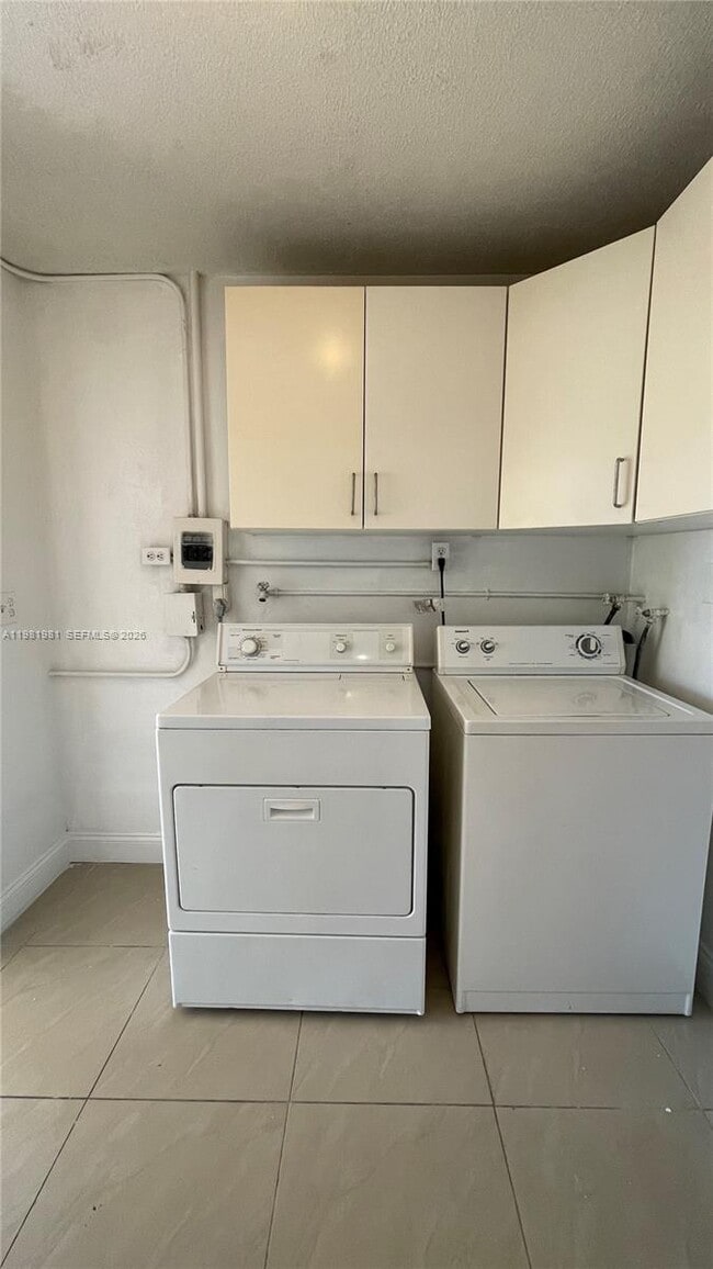 Building Photo - 621 NW 38th Pl