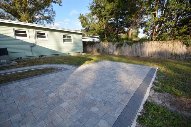 Building Photo - 3006 Vine St