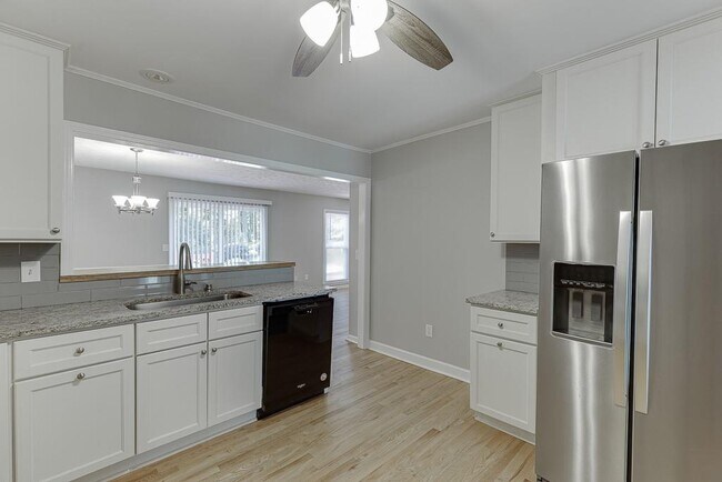 Building Photo - 1813 Rambling Woods Dr NW