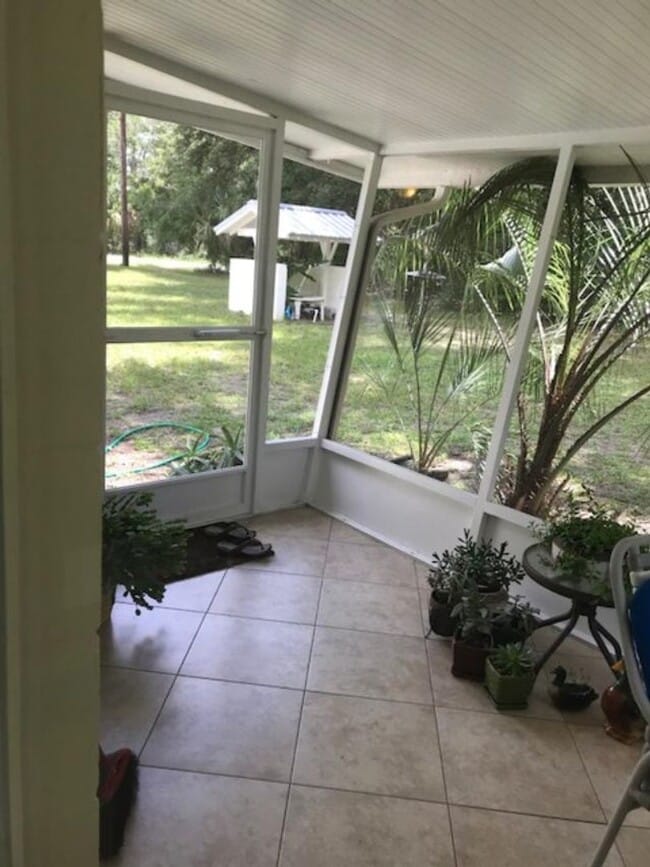 Building Photo - Charming 3/2 Home in Citrus Springs – Fenc...
