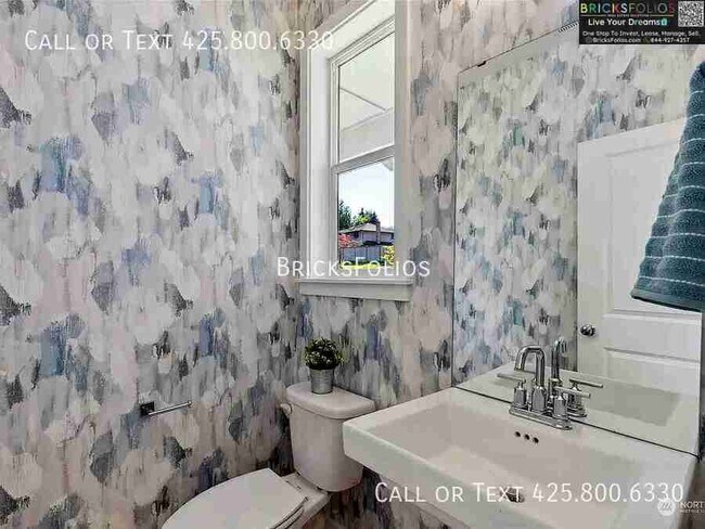 Building Photo - 8148 51st St NE