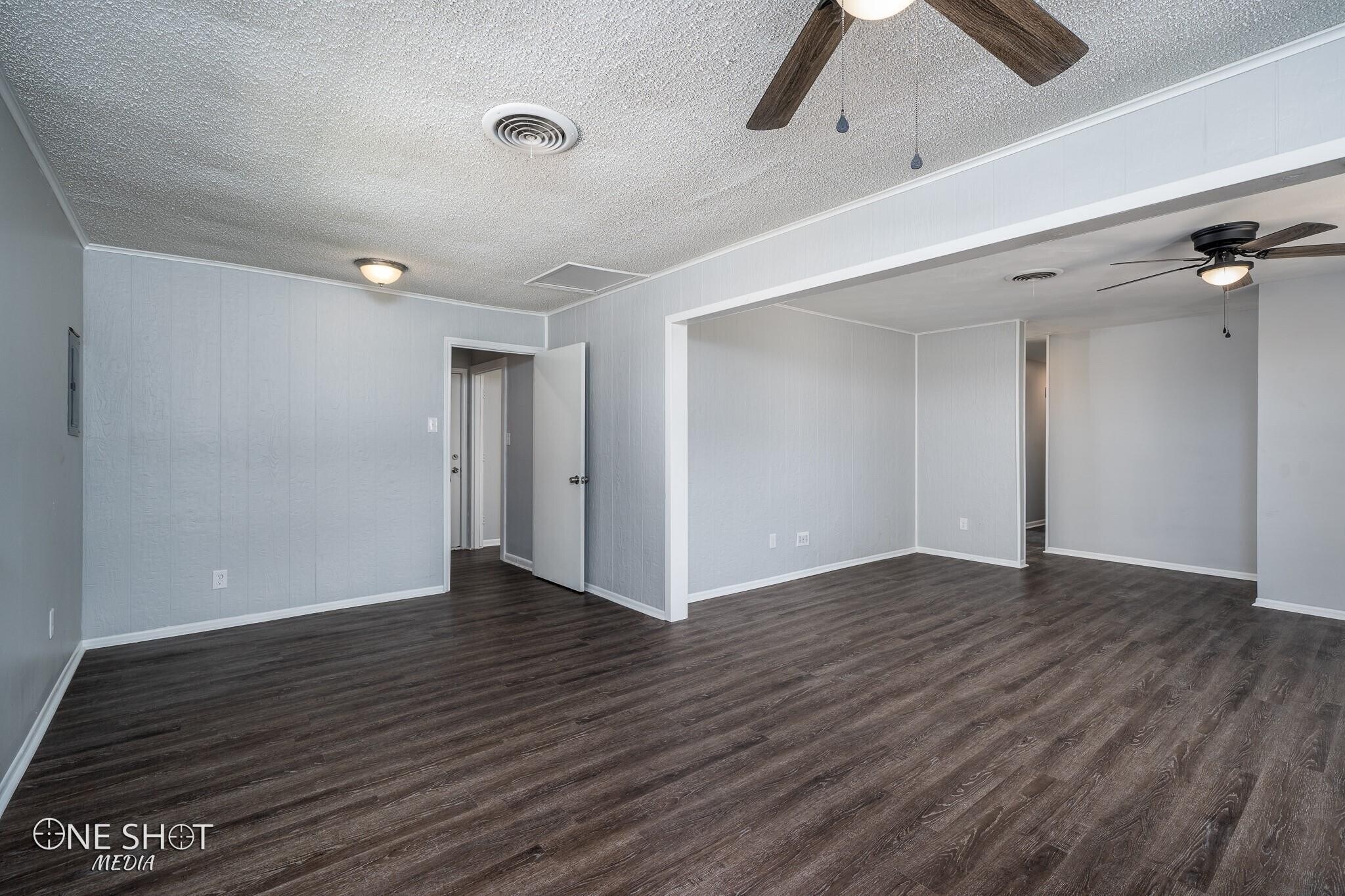 Building Photo - 2117 Yorktown Dr