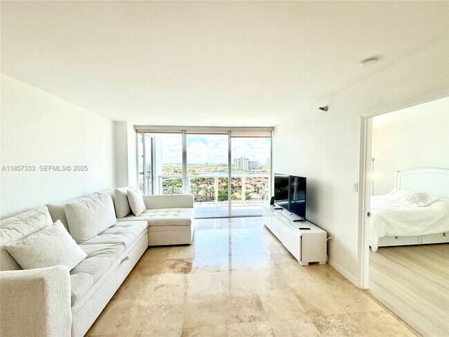 Building Photo - 20505 E Country Club Dr