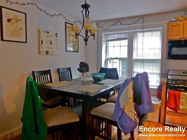 Building Photo - 80 West Cedar St