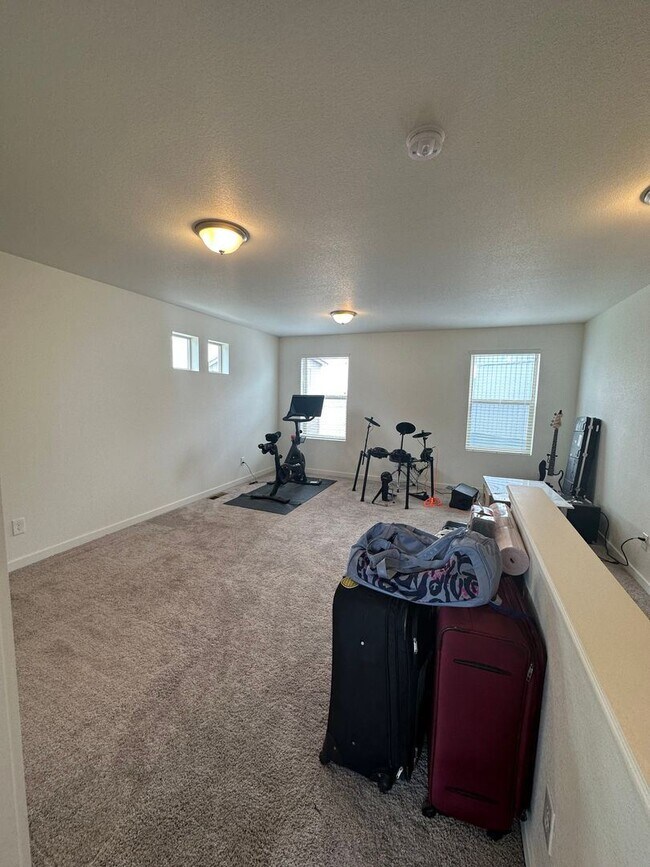 Building Photo - 4 br, 2.5 bath House - 6121 Ashmore Ln