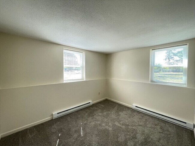 Building Photo - 173 Loudon Rd