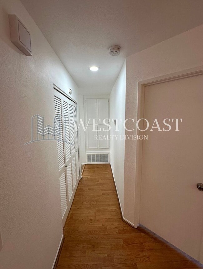 Building Photo - Beautiful Two-Story 3 Bed, 2 Bath Home in Calavera Hills Villas Community in Carlsbad